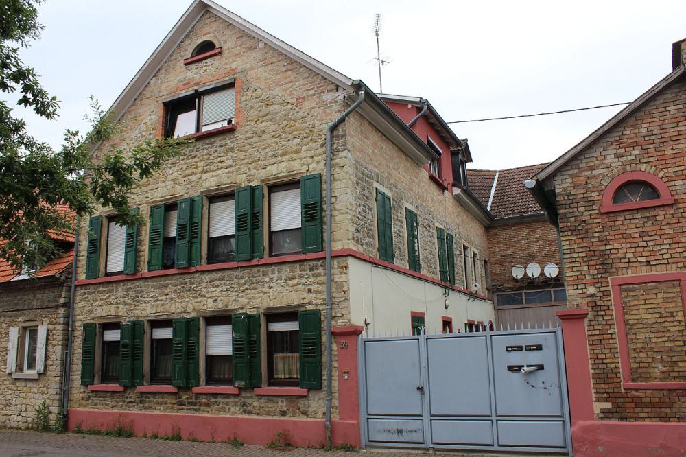 4-Familienhaus, mit Scheune und Anbau - Bild# 1