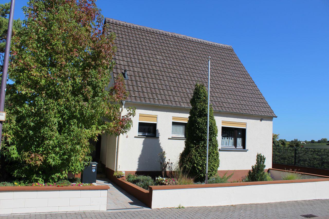 Großzügiges Massivhaus mit Gartenidylle, Terrasse & Balkon – flexibel als Ein- oder Zweifamilienhaus - Bild# 10