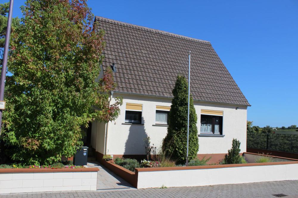 Großzügiges Massivhaus mit Gartenidylle, Terrasse & Balkon – flexibel als Ein- oder Zweifamilienhaus - Bild# 10