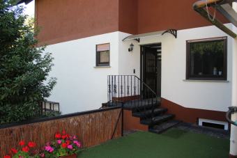 Großzügiges Massivhaus mit Gartenidylle, Terrasse & Balkon – flexibel als Ein- oder Zweifamilienhaus - Bild# 1