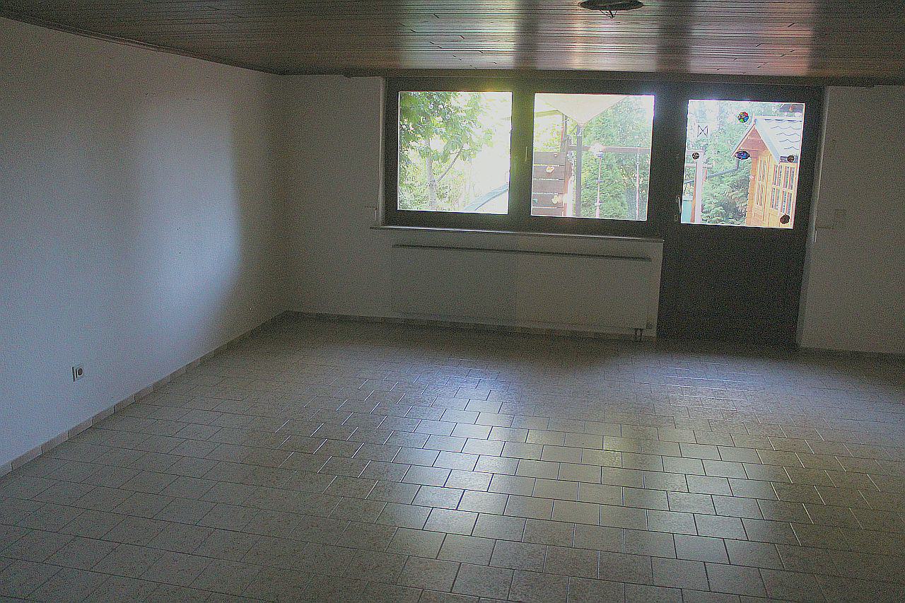 Großzügiges Massivhaus mit Gartenidylle, Terrasse & Balkon – flexibel als Ein- oder Zweifamilienhaus - Bild# 15