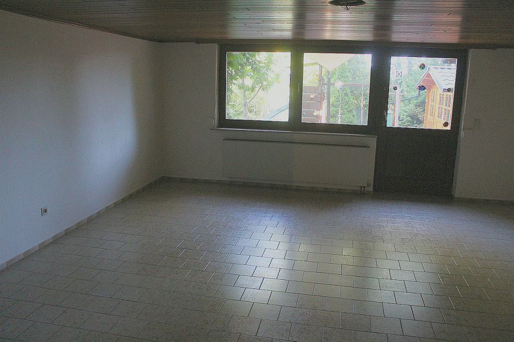 Großzügiges Massivhaus mit Gartenidylle, Terrasse & Balkon – flexibel als Ein- oder Zweifamilienhaus - Bild# 15