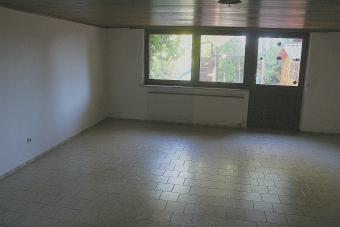 Großzügiges Massivhaus mit Gartenidylle, Terrasse & Balkon – flexibel als Ein- oder Zweifamilienhaus - Bild# 15