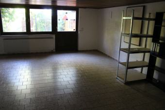 Großzügiges Massivhaus mit Gartenidylle, Terrasse & Balkon – flexibel als Ein- oder Zweifamilienhaus - Bild# 16
