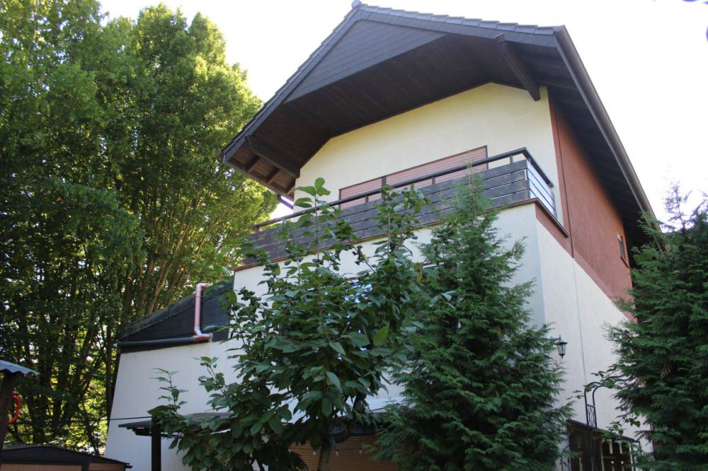 Großzügiges Massivhaus mit Gartenidylle, Terrasse & Balkon – flexibel als Ein- oder Zweifamilienhaus - Bild# 7